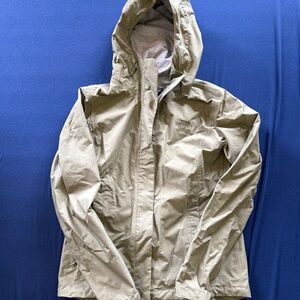 Women’s Northface Raincoat